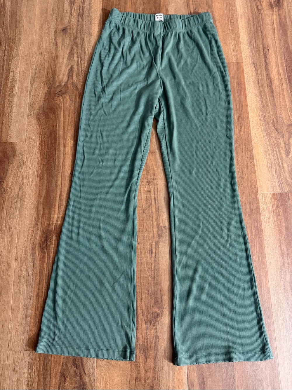 Sunday Best- ribbed flare pants M